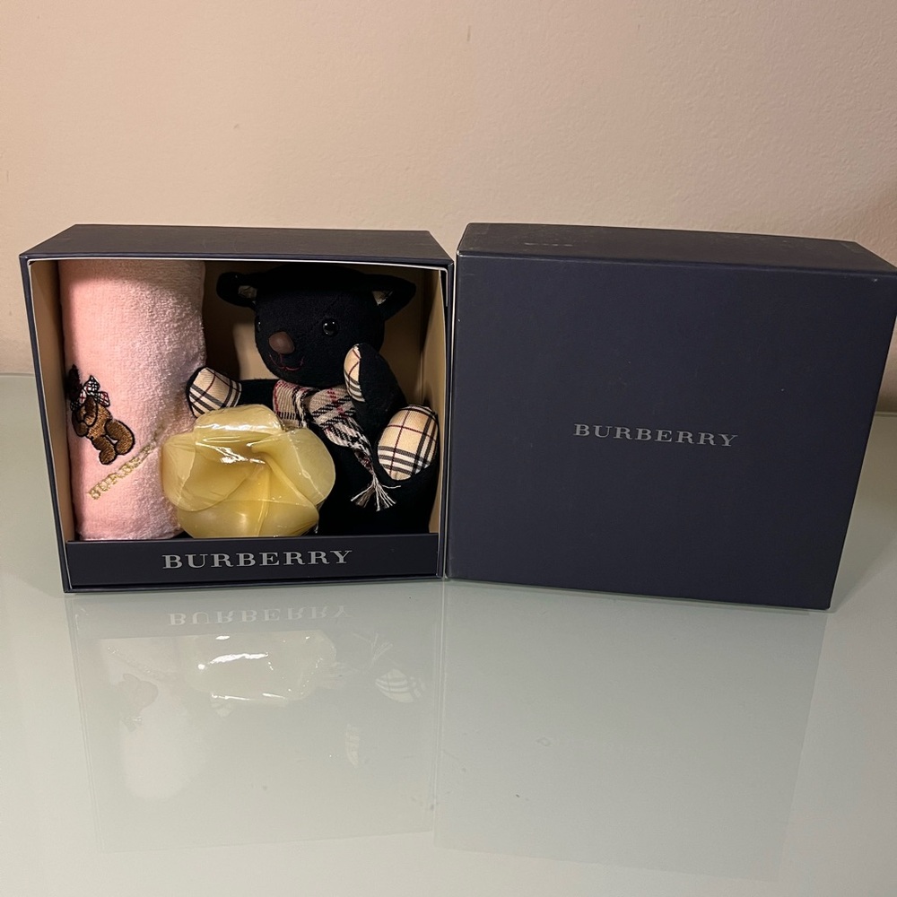 Burberry Set with Pink Towel and Black Bear